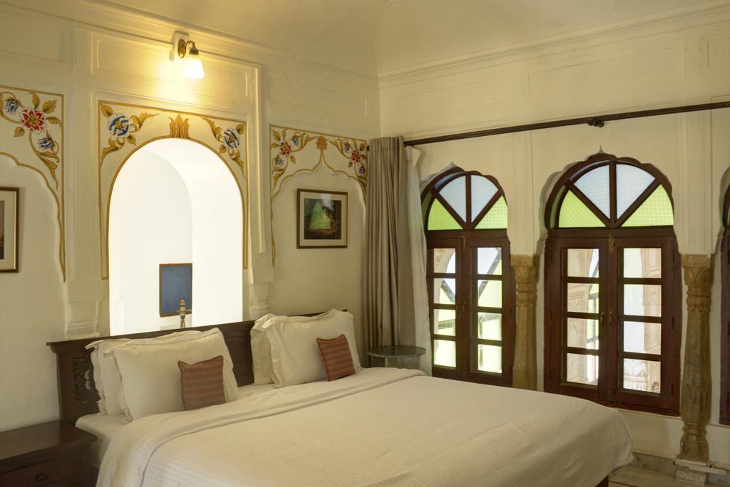 Amritara Surajgarh Fort Sūrajgarh Quarto foto